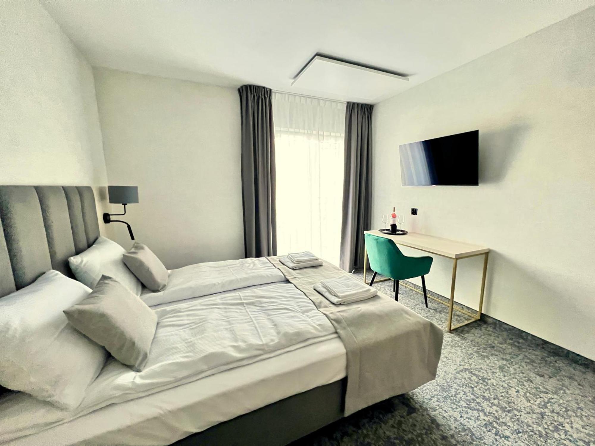 Silver Baltic Aparthotel Kolobrzeg Ngoại thất bức ảnh